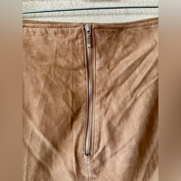 Elie Tahari brown suede skirt NWT Size 12 - Picture 3 of 7